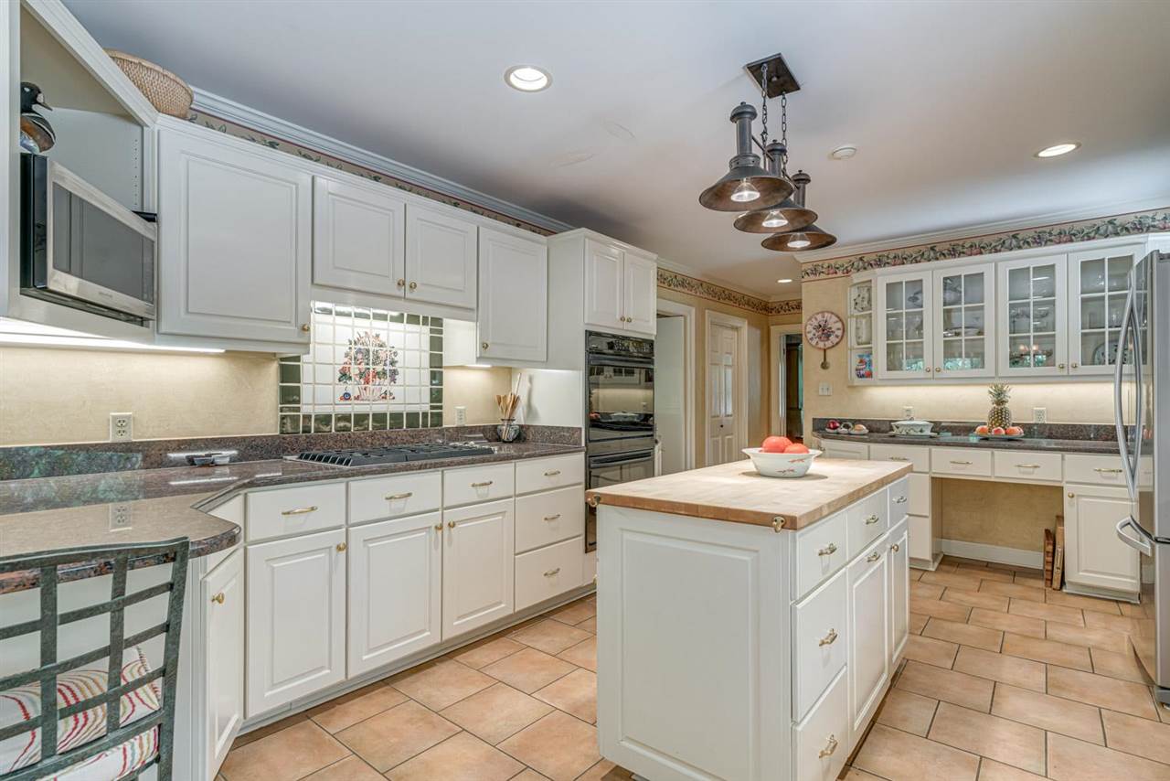 4570 Chickasaw Road Memphis, TN 38117 - Photo 7 of 21