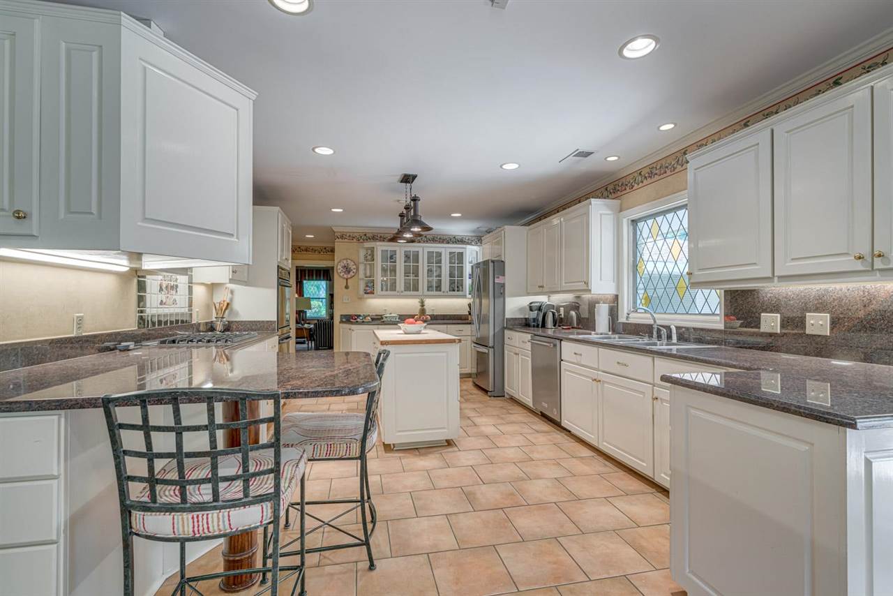 4570 Chickasaw Road Memphis, TN 38117 - Photo 8 of 21