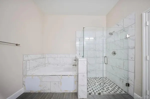 $7,500 | 1113 5th Avenue, New Hyde Park, NY 11040