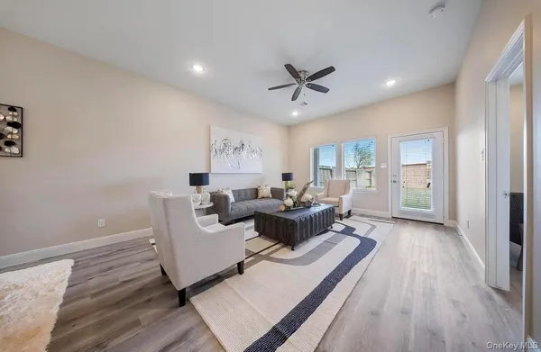 $7,500 | 1113 5th Avenue, New Hyde Park, NY 11040