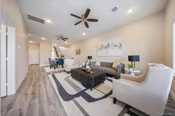 $7,500 | 1113 5th Avenue, New Hyde Park, NY 11040