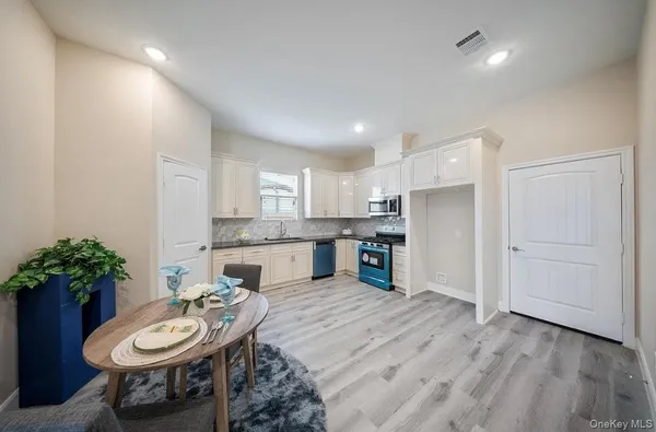 $7,500 | 1113 5th Avenue, New Hyde Park, NY 11040