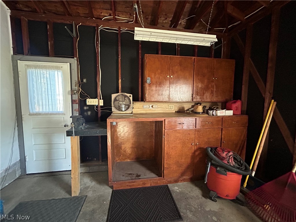 501 Edison Street Struthers, OH 44471 - Photo 22 of 23 Garage woorkbench with storage cabinets