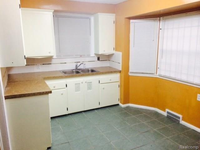 12817 Rutland Street Detroit, MI 48227 - Photo 3 of 9 photo 1.jpg