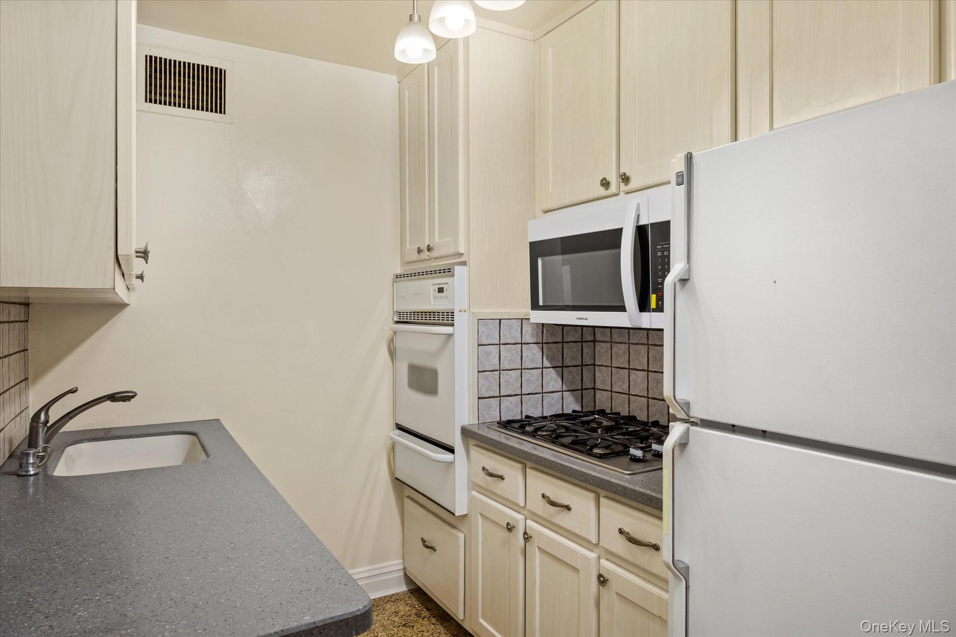 102-10 66th Road, Unit 12A Queens, NY 11375 - Photo 10 of 26