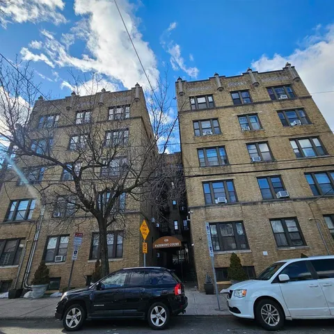 a car parked in front of a building