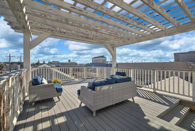 a picture of city view