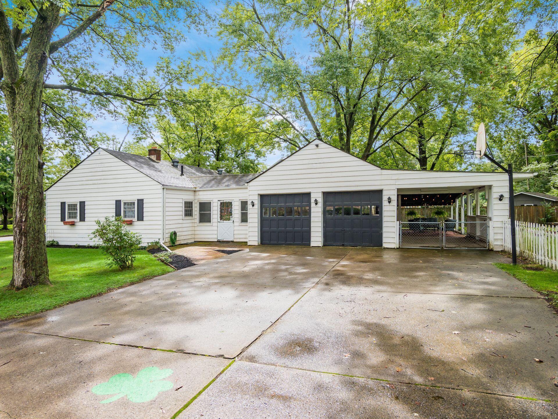255 South Chesterfield Road Columbus, OH 43209 - Photo 5 of 54 Home Features 3 Bedrooms, 2 Full Baths, Garage and Carport, and Updates Throughout.