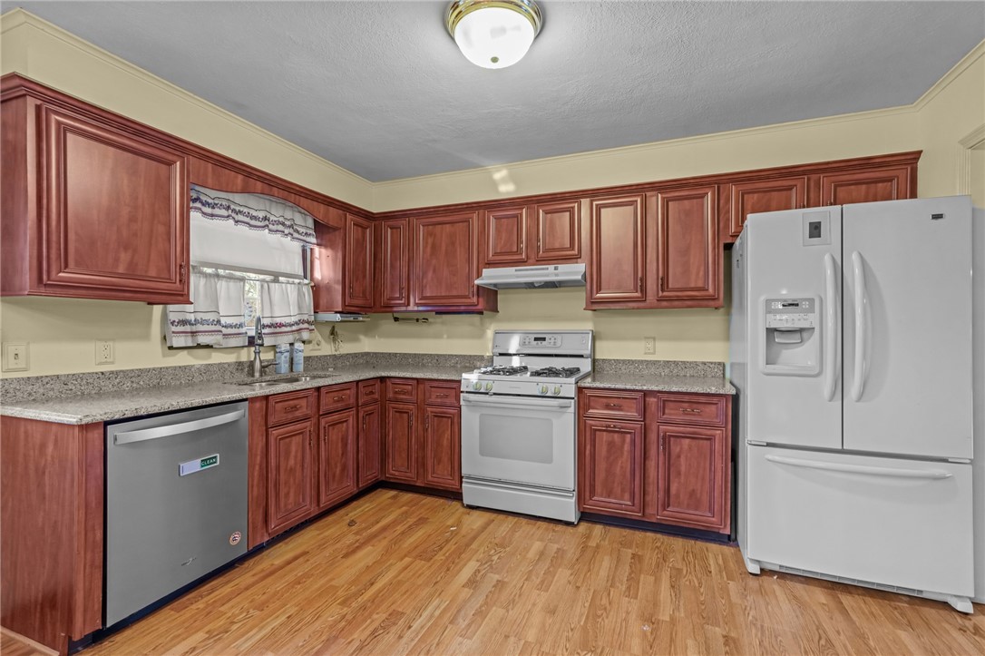 19 Lancer Lane West Warwick, RI 02893 - Photo 14 of 38