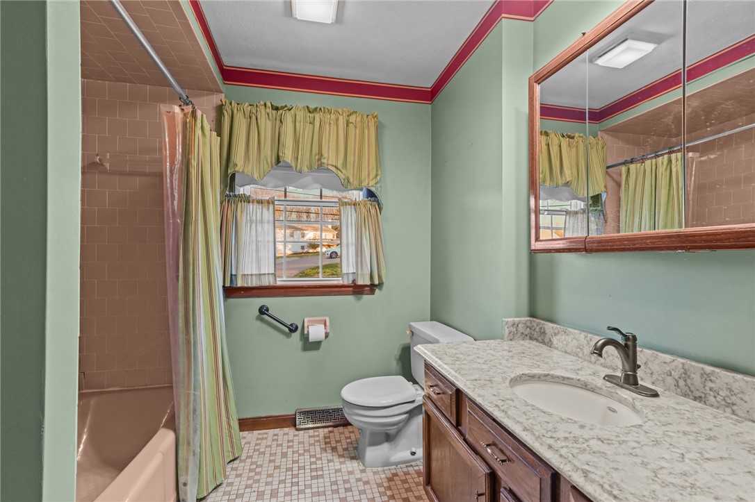 19 Lancer Lane West Warwick, RI 02893 - Photo 22 of 38