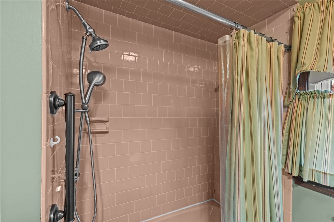 19 Lancer Lane West Warwick, RI 02893 - Photo 23 of 38