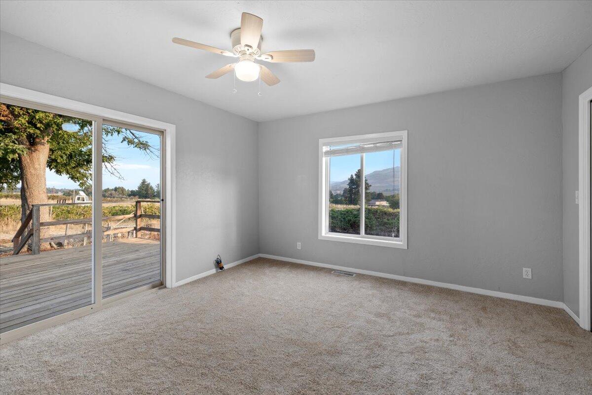 202 Pleasant View Talent, OR 97540 - Photo 29 of 65 Primbed