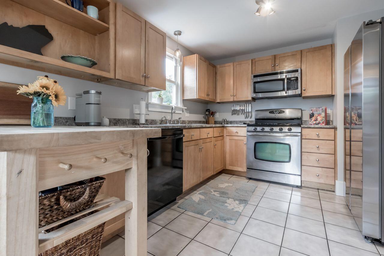 275 Ray Street Portland, ME 04103 - Photo 13 of 35 20220818KK-71024