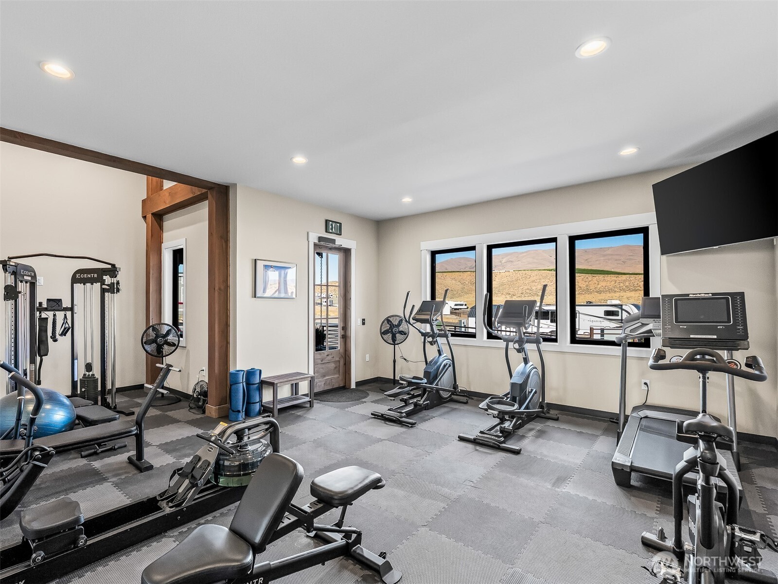 1769 Naches Wenas Road, Unit 144 Selah, WA 98942 - Photo 9 of 12 a view of a room with gym equipment