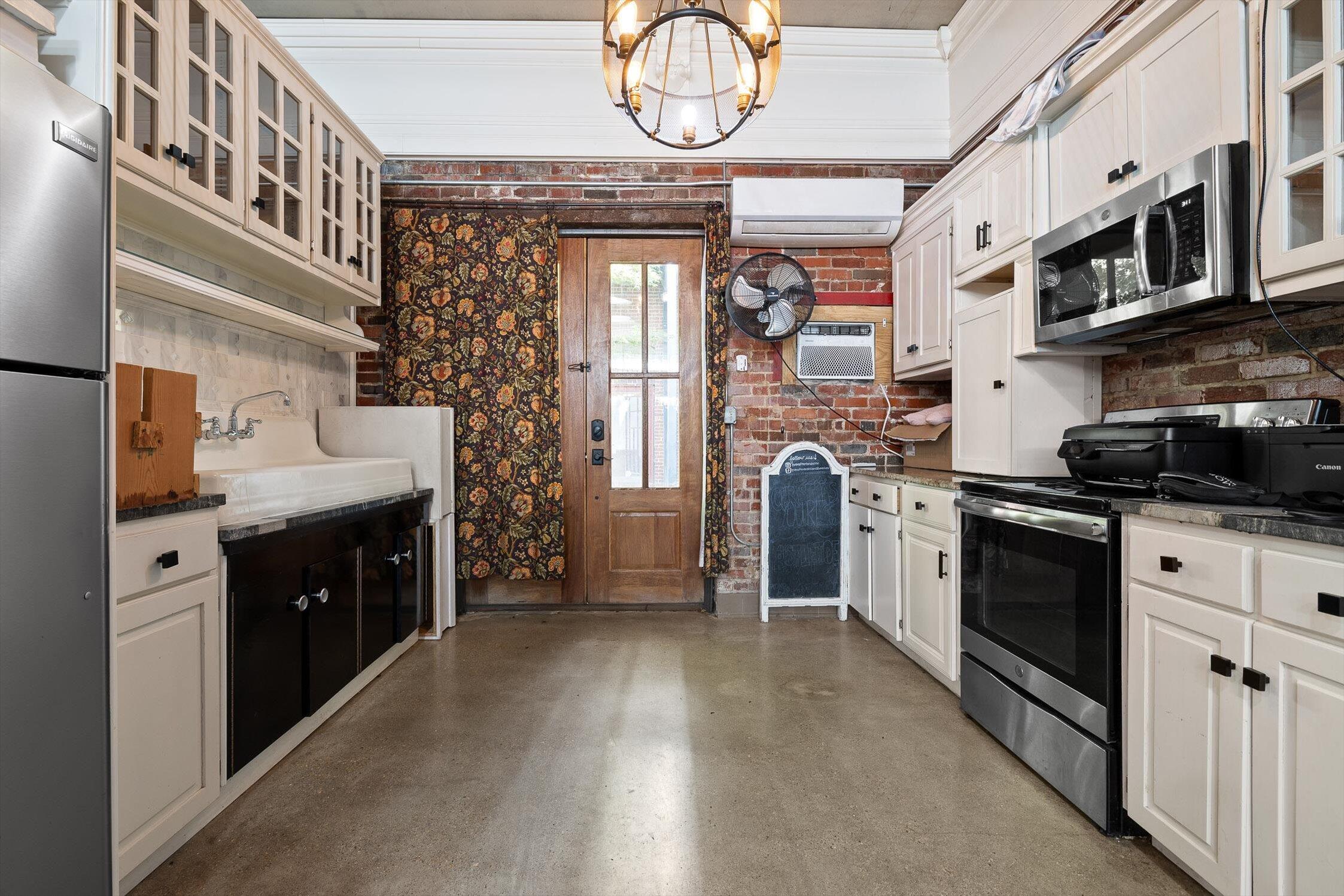 1269 Market Street Chattanooga, TN 37402 - Photo 15 of 34 21-Market-37