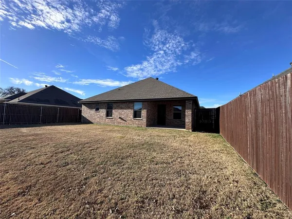 $2,300 | 3339 White Horse Drive, Granbury, TX 76049