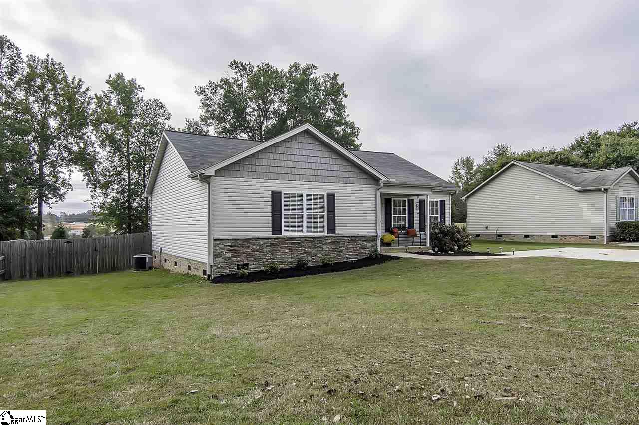 606 Old Rutherford Road Taylors, SC 29687 - Photo 3 of 21