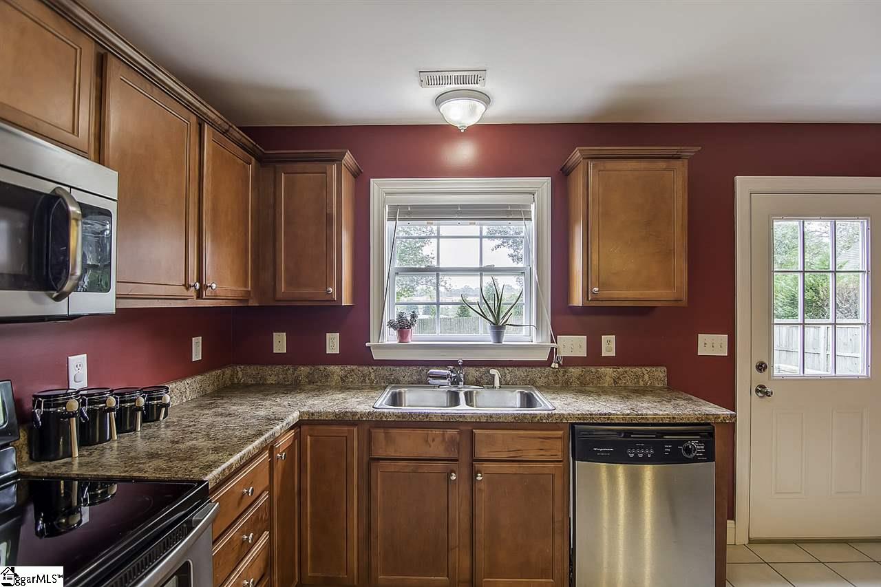 606 Old Rutherford Road Taylors, SC 29687 - Photo 7 of 21