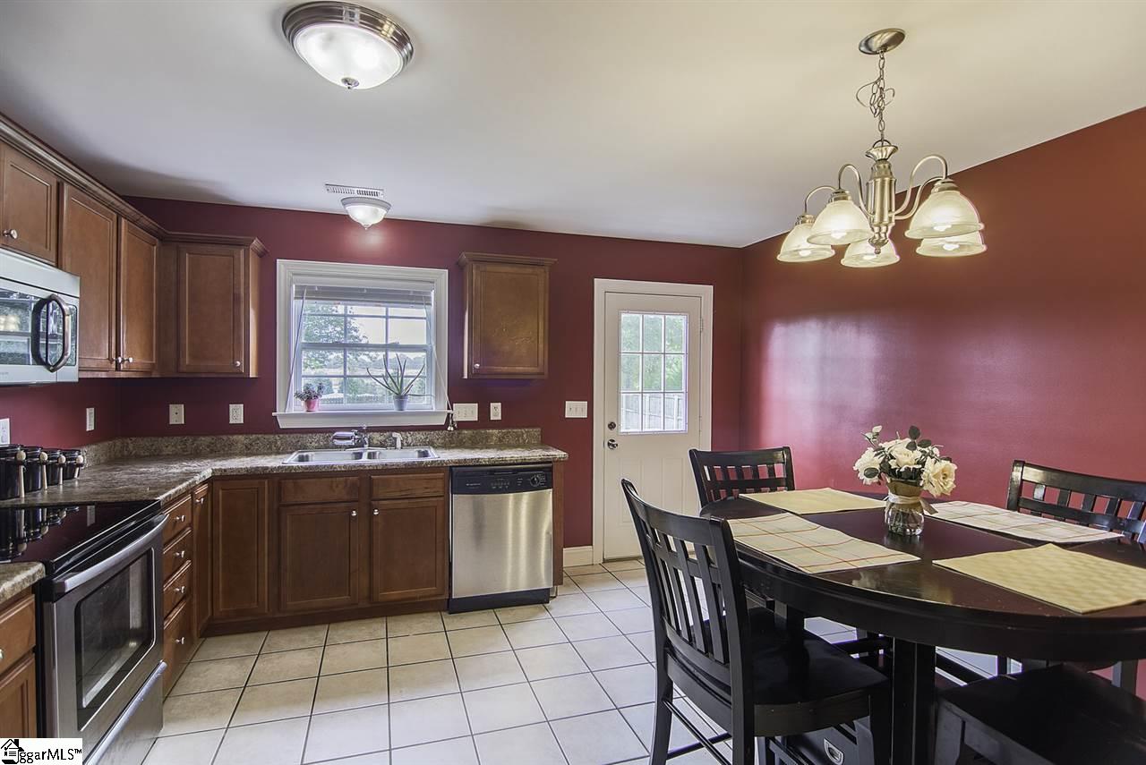606 Old Rutherford Road Taylors, SC 29687 - Photo 8 of 21
