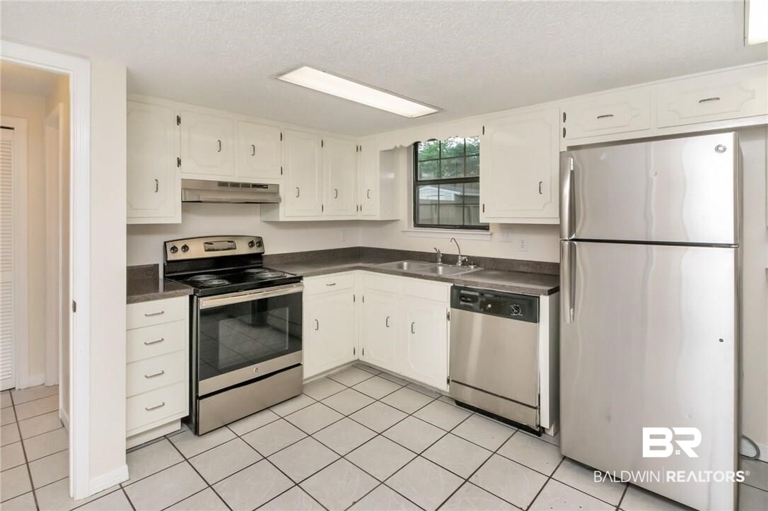 861 Wildwood Avenue Mobile, AL 36609 - Photo 5 of 36