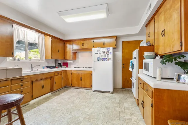 $779,900 | 1724 South Santa Fe Avenue, Vista, CA 92084