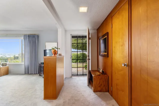 $779,900 | 1724 South Santa Fe Avenue, Vista, CA 92084