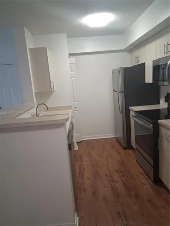 $1,985 | 620 Southwest 111th Avenue, Unit 203, Pembroke Pines, FL 33025