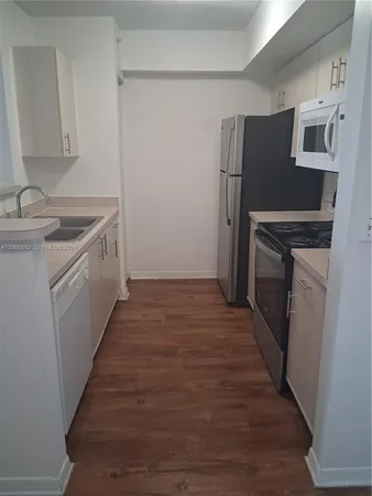 $1,985 | 620 Southwest 111th Avenue, Unit 203, Pembroke Pines, FL 33025