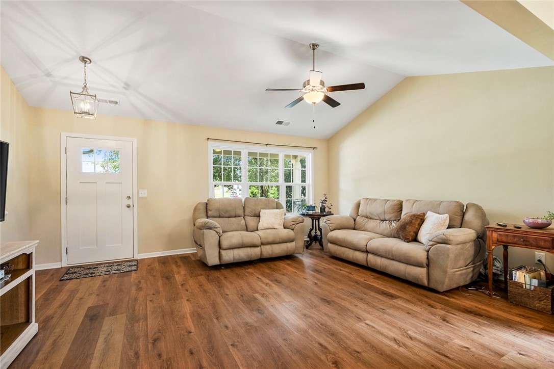 1041 Stoneham Circle Anderson, SC 29626 - Photo 10 of 22 Gallery Image 10