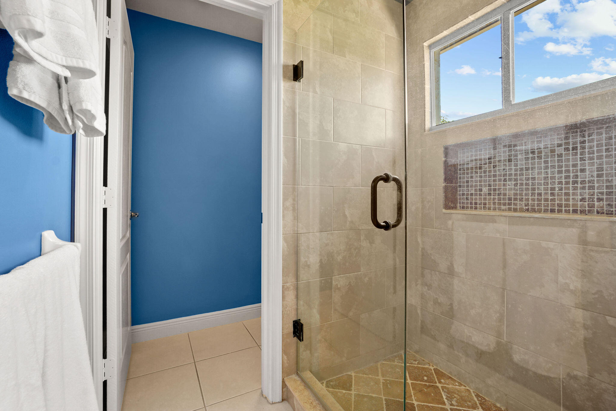 235 Sparrow Point Jupiter, FL 33458 - Photo 18 of 36 Primary Bath