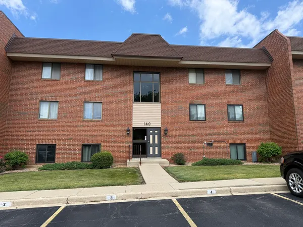$249,000 | 140 Fountainview Lane, Unit 2B, Lombard, IL 60148