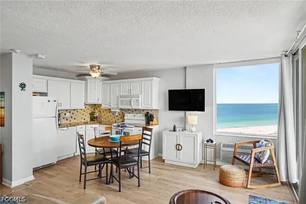 $7,500 | 7330 Estero Boulevard, Unit 906, Fort Myers Beach, FL 33931