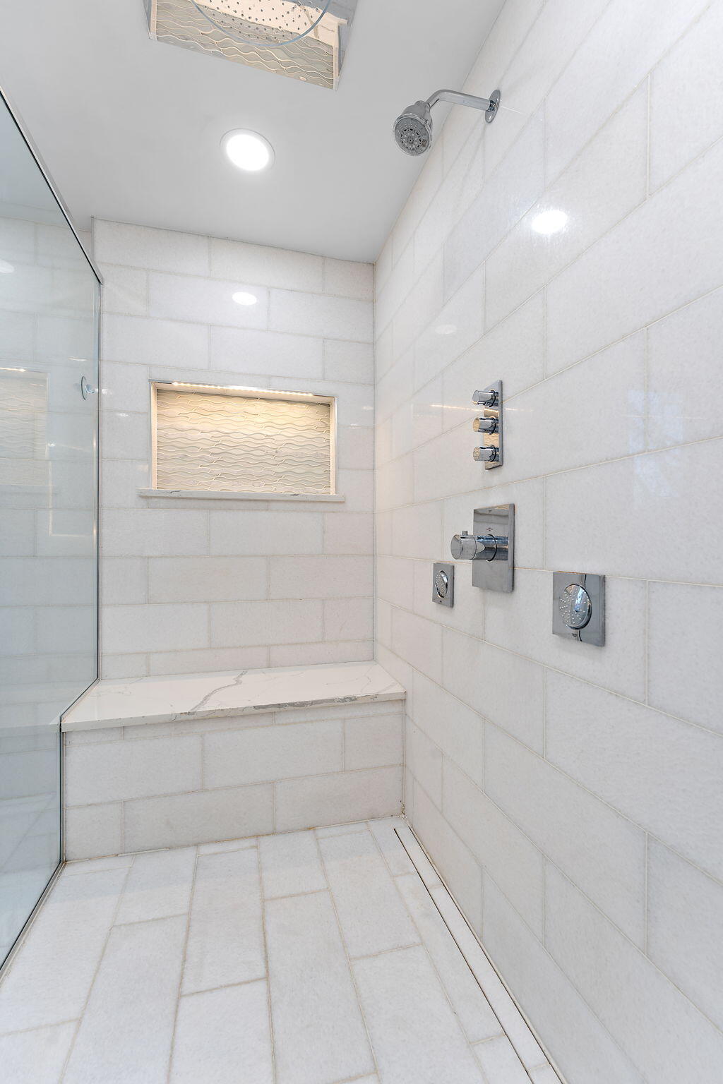 1841 Lambert Lane Munster, IN 46321 - Photo 52 of 66 a bathroom with a bathtub and shower