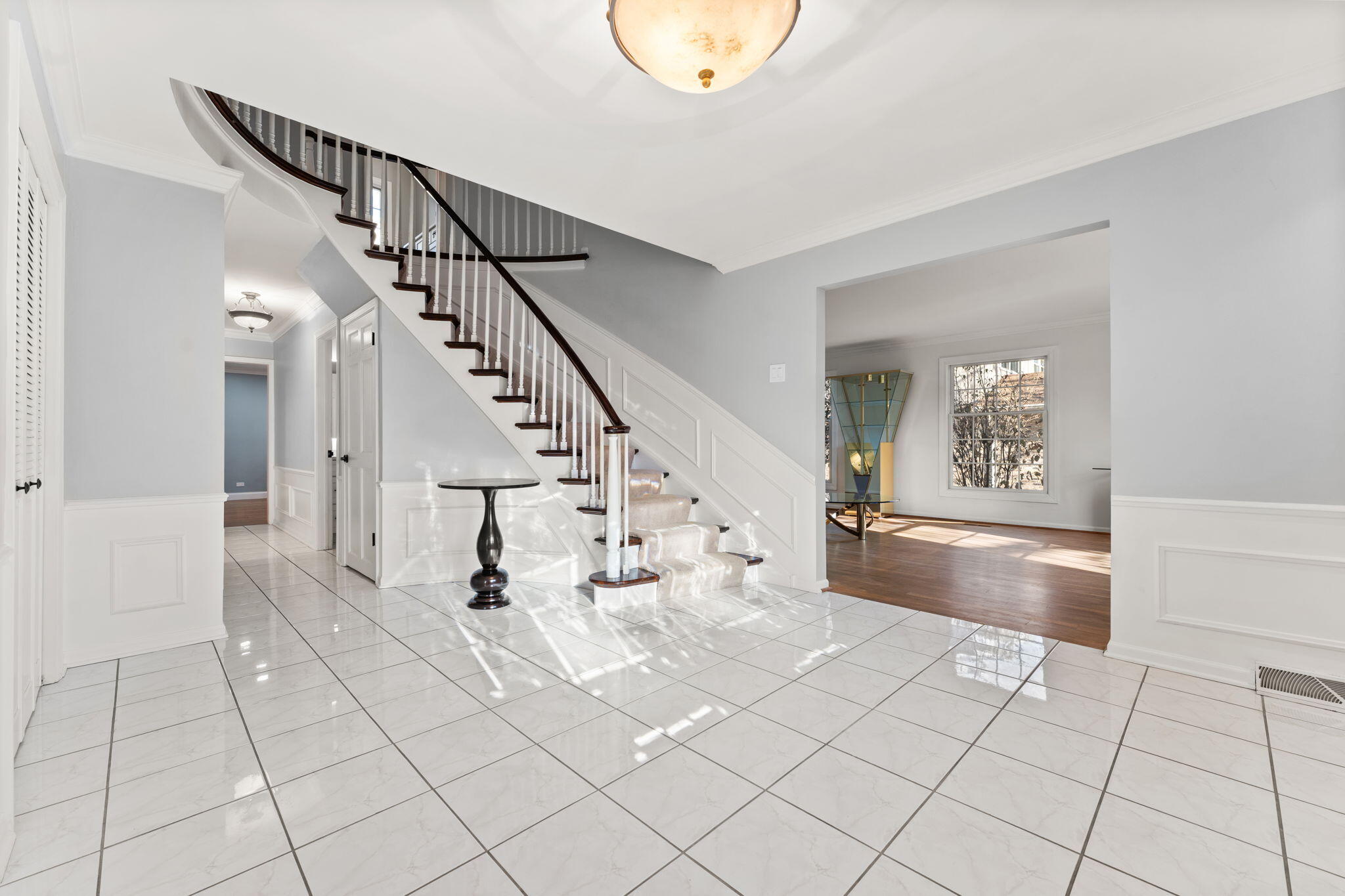 1841 Lambert Lane Munster, IN 46321 - Photo 9 of 66 2048x1365