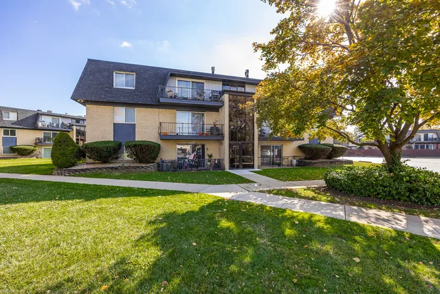 $1,750 | 11126 South 84th Avenue, Unit 11126, Palos Hills, IL 60465