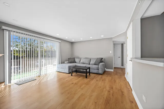 $1,750 | 11126 South 84th Avenue, Unit 11126, Palos Hills, IL 60465