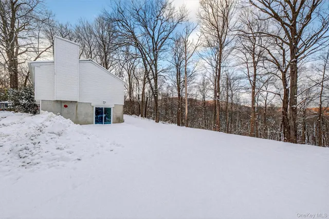 $388,500 | 11 Park Lane, Holmes, NY 12531