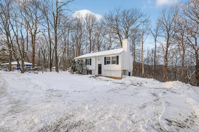 $388,500 | 11 Park Lane, Holmes, NY 12531