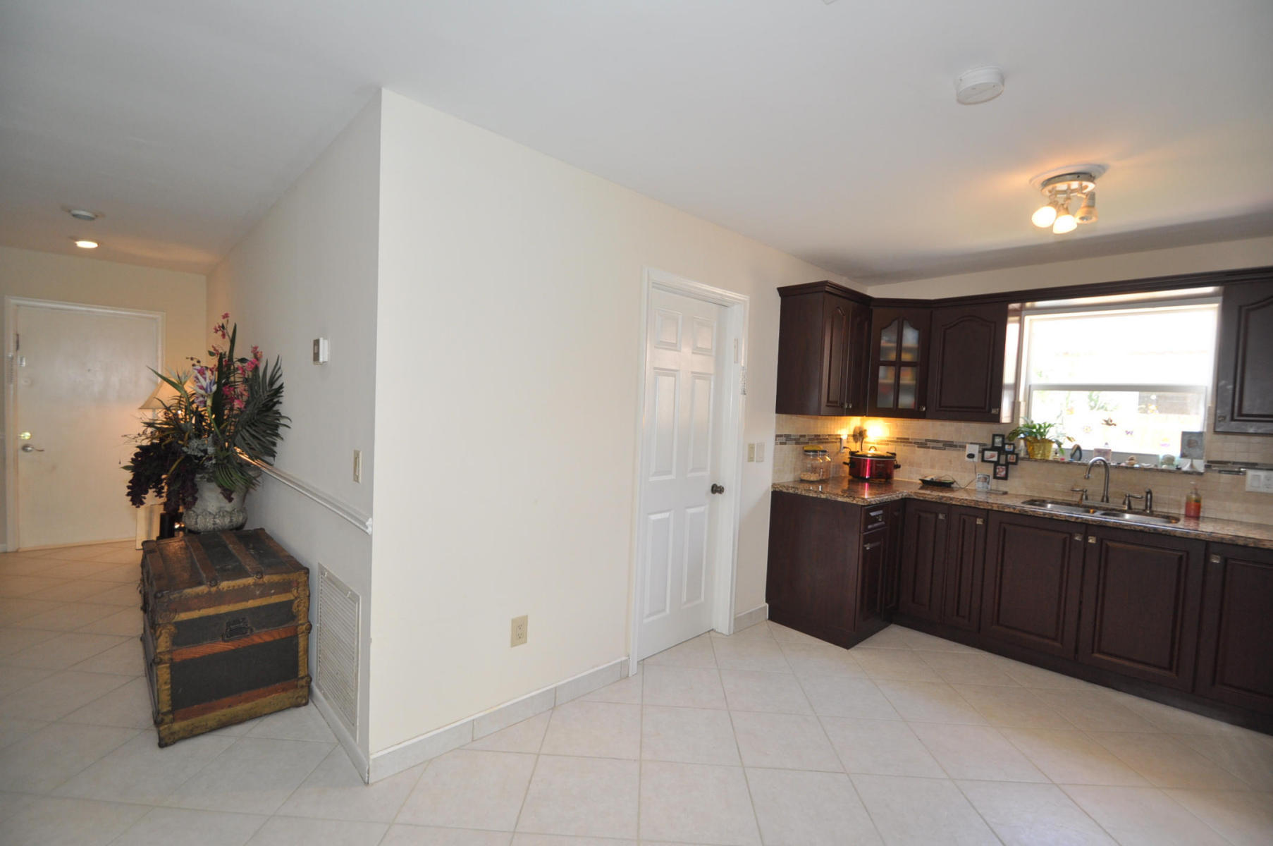 11171 Mandarin Street Boca Raton, FL 33428 - Photo 3 of 27 20150909001225234141000000-o