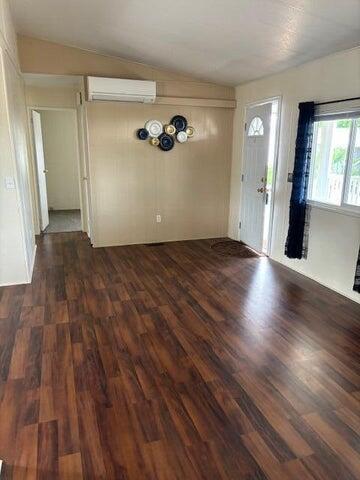 301 Freeman Road, Unit 21 Central Point, OR 97502 - Photo 9 of 13 9