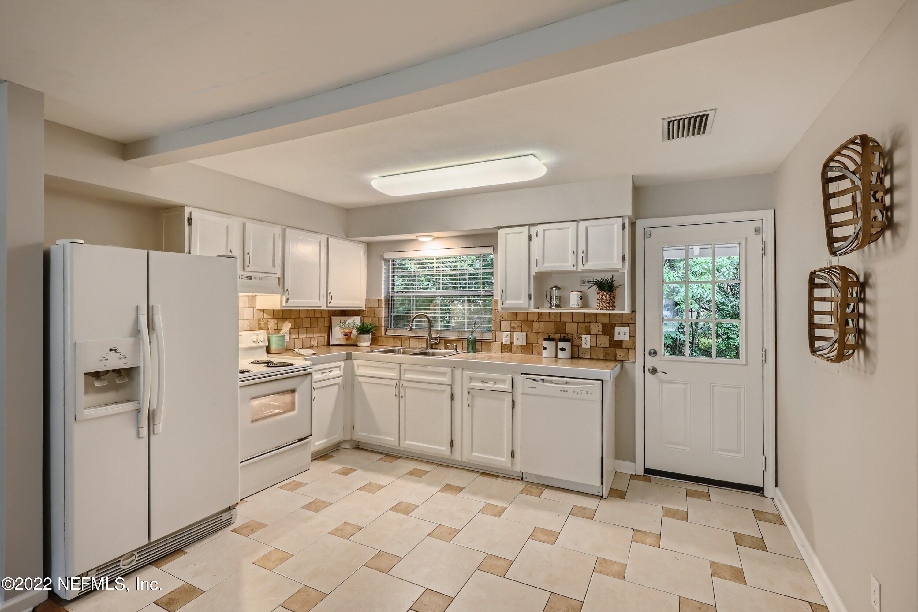 2537 Community Road Jacksonville, FL 32207 - Photo 8 of 22 2537 Community Rd Jacksonville FL - MLS