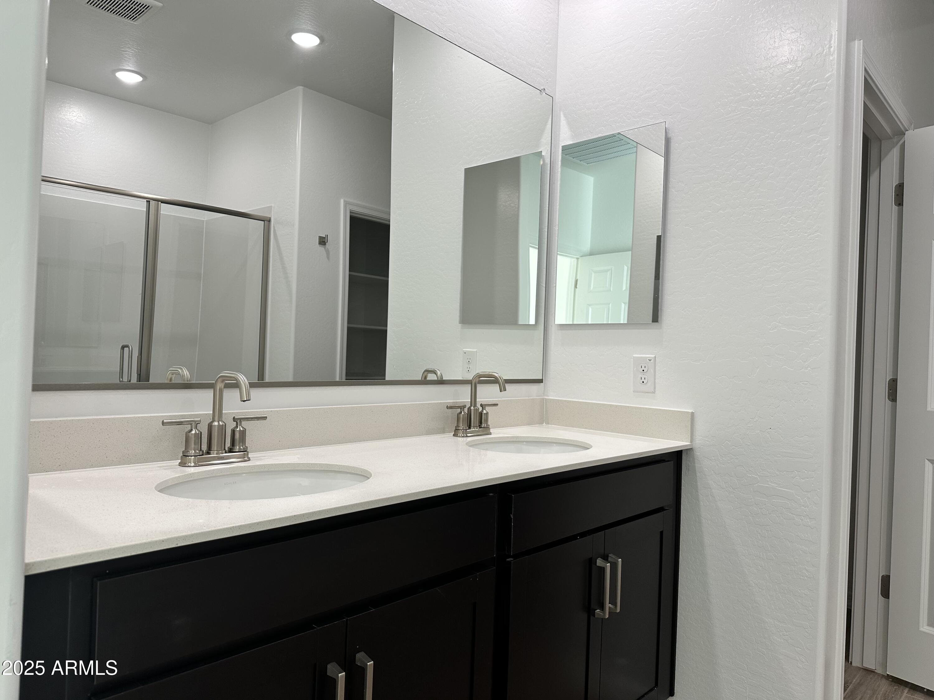 5607 West Summerside Road Laveen, AZ 85339 - Photo 32 of 49 0019_ Primary bath