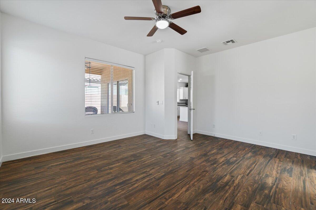 4620 East Murrieta Road Gilbert, AZ 85297 - Photo 14 of 31 18-Primary bedroom