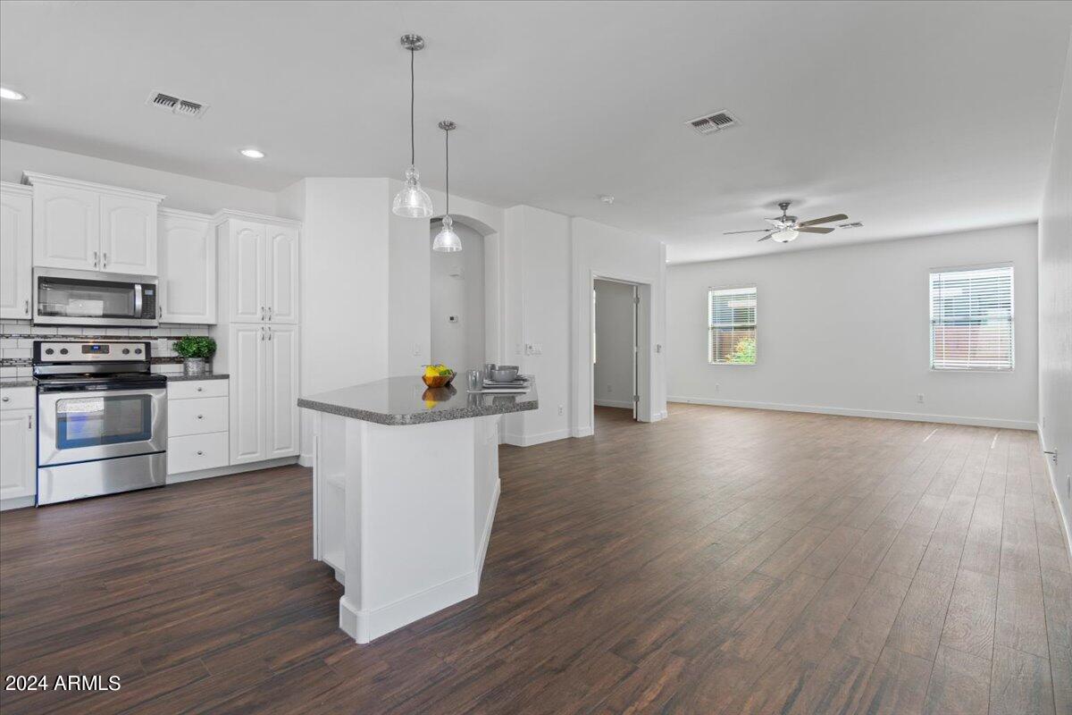 4620 East Murrieta Road Gilbert, AZ 85297 - Photo 5 of 31 14-Dining & Kitchen