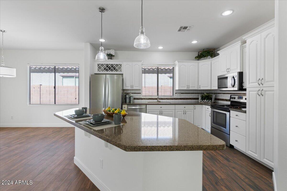 4620 East Murrieta Road Gilbert, AZ 85297 - Photo 7 of 31 10-Kitchen