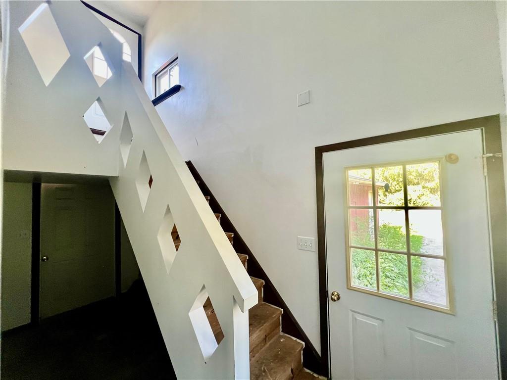 401 Maple Street Indiana, PA 15701 - Photo 23 of 36 Staircase