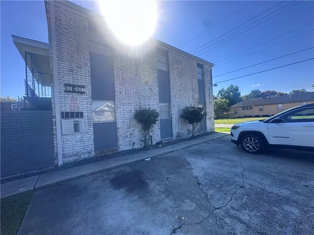 $1,200 | 1601 Lesseps Street, New Orleans, LA 70117