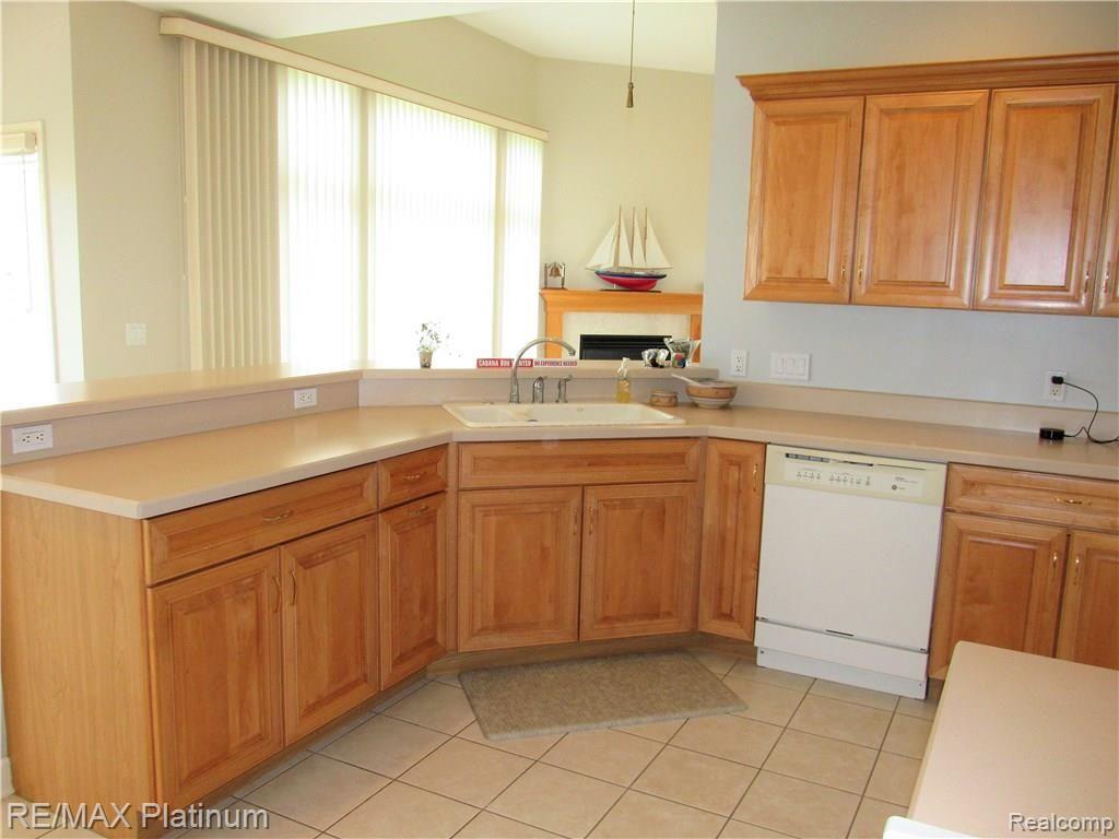 4290 Cahokia Ridge Linden, MI 48451 - Photo 16 of 49 IMG_2306 - Copy.JPG