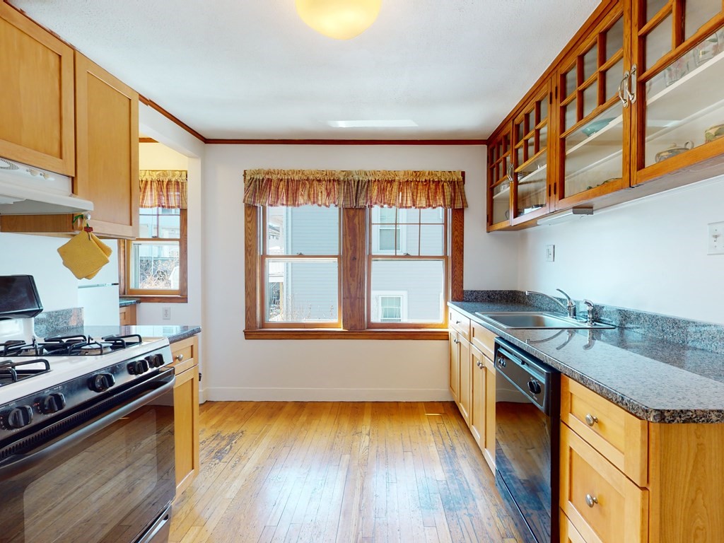 30 Coleman Road, Unit 2 Arlington, MA 02476 - Photo 12 of 35 Gallery Image 12
