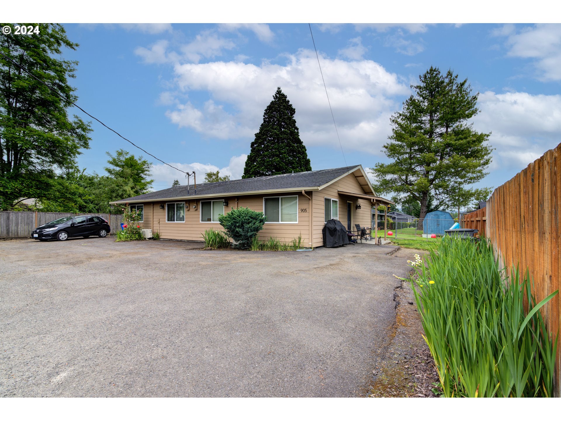 907 Northeast 1st Ave